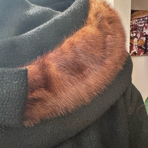 Vintage black Lilli Ann Paris San Francisco fur collar suit. Mob wife. Old money - Picture 4 of 13